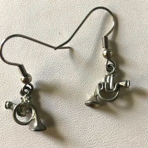 French horn earrings
